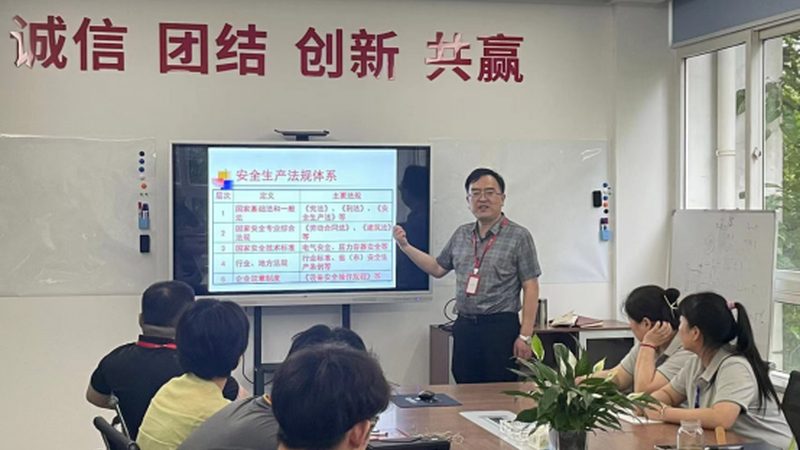 成人高考报名的首要环节是了解报名条件。根据国家规定，报名者需满足以下条件：