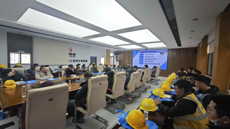 叉车培训实操教学：掌握安全操作，提升职场竞争力
